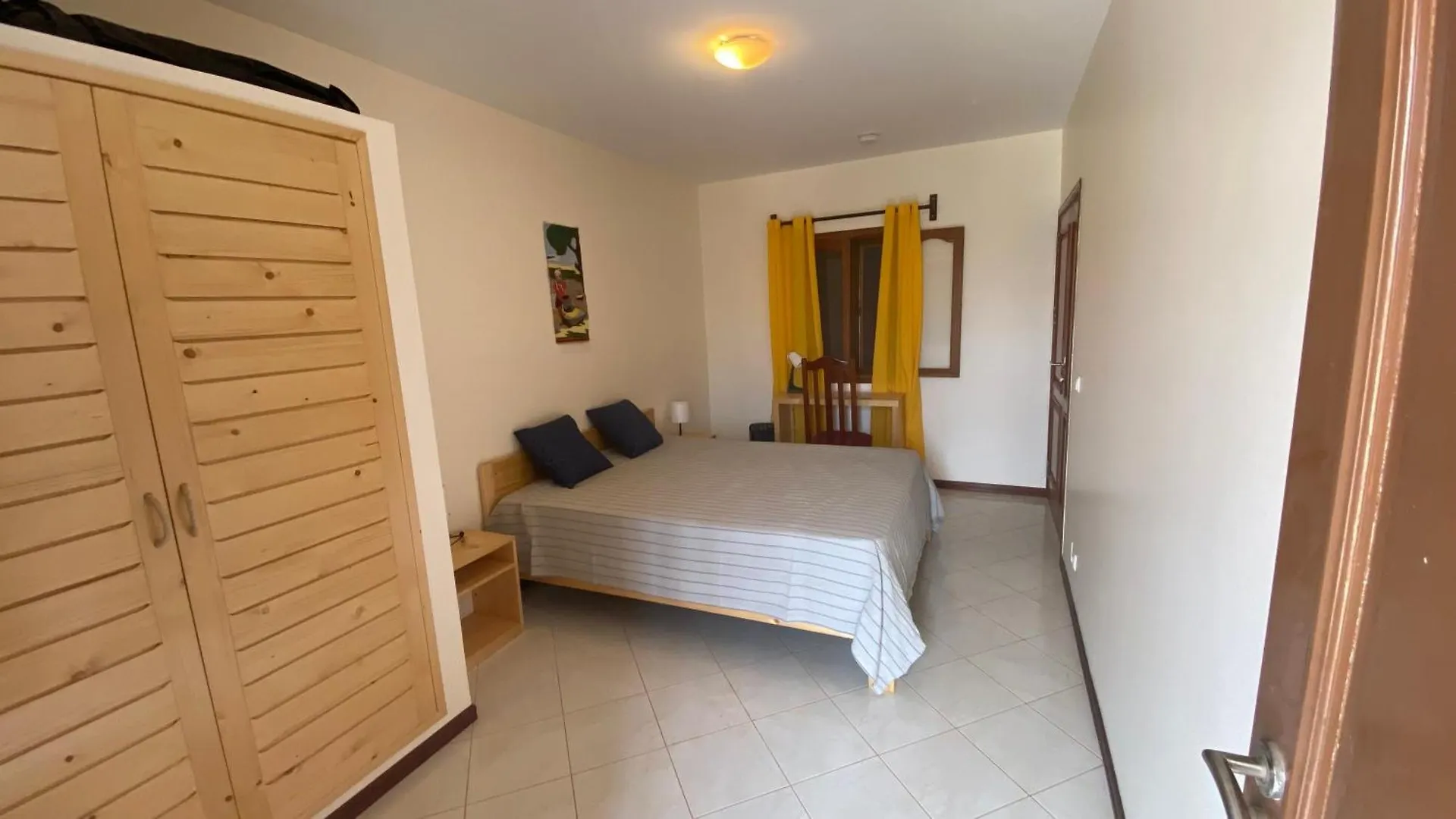 T3 Apartment Ribeira De Juliao Минделу